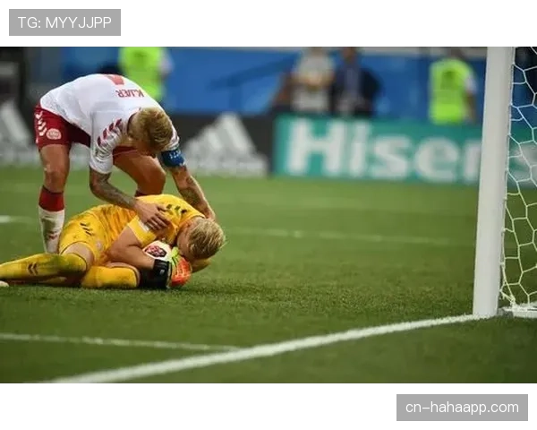 回传规则详解：门将用手接队友故意回传是否构成犯规？