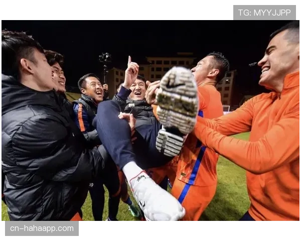 山东泰山矛盾升级！战术变革引争议，豪门地位面临冲击